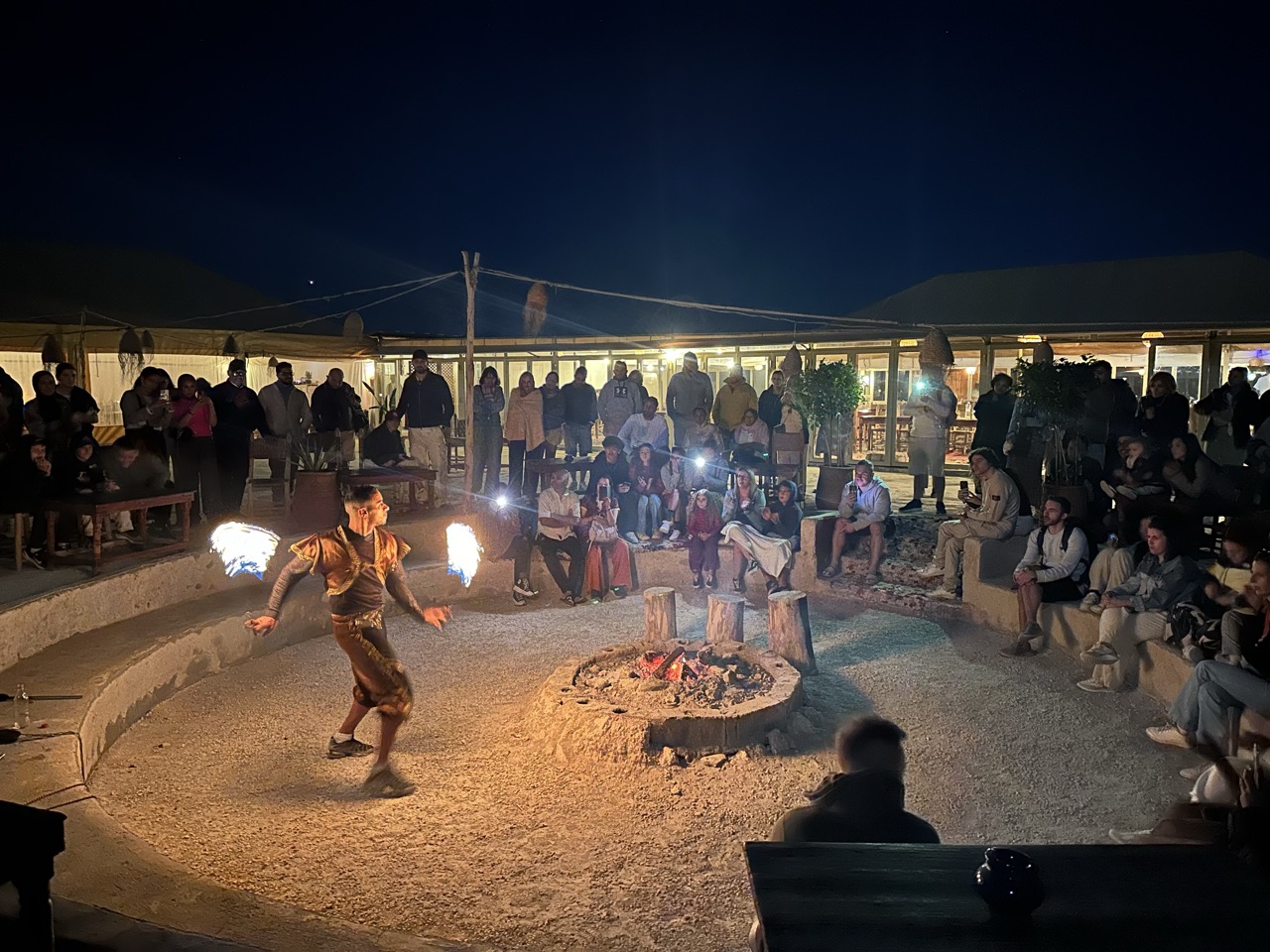 Dîner et Spectacle Traditionnel avec Balade en Quad et à Dos de Chameau dans le Désert d’Agafay
